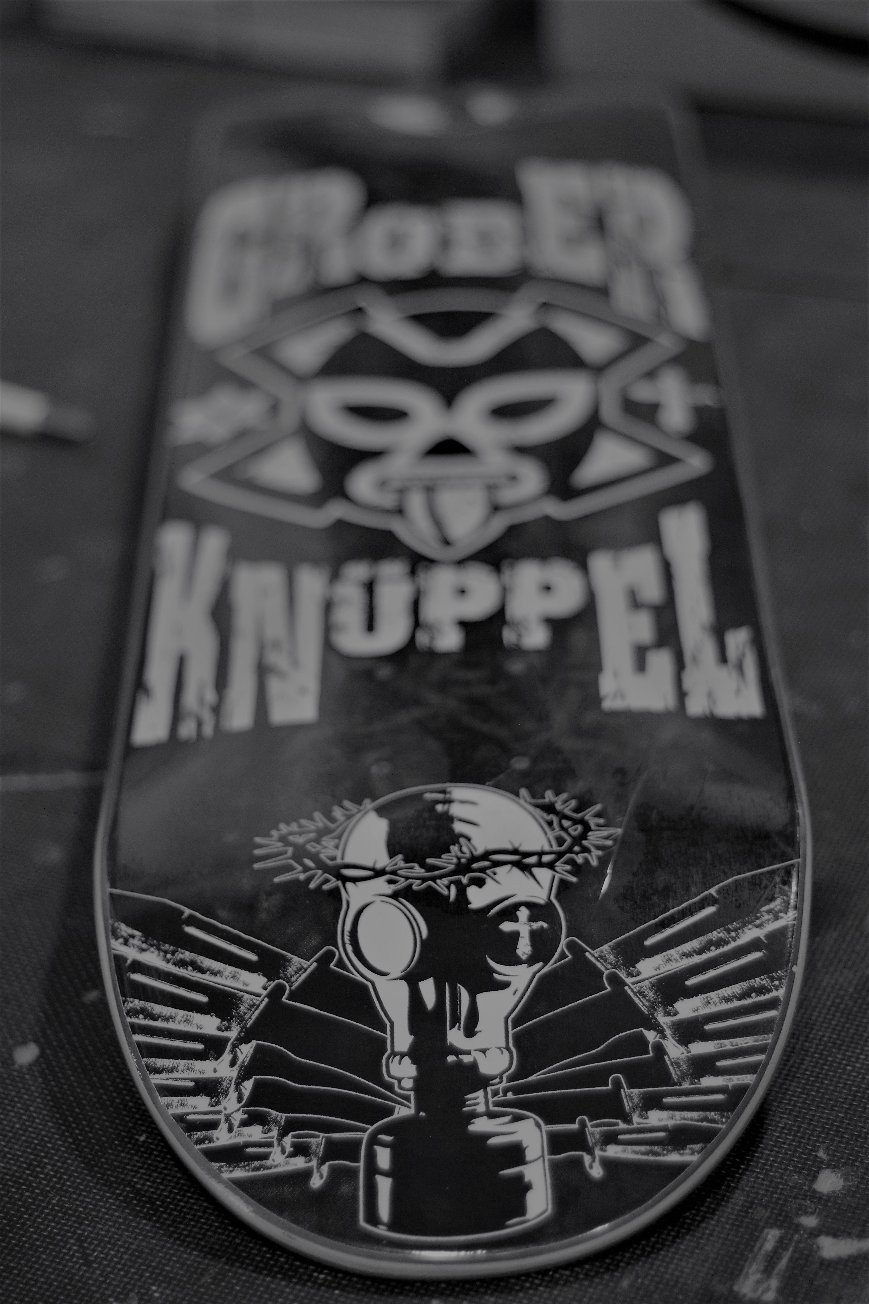 GROBER KNÜPPEL " Maske" Skateboard Deck